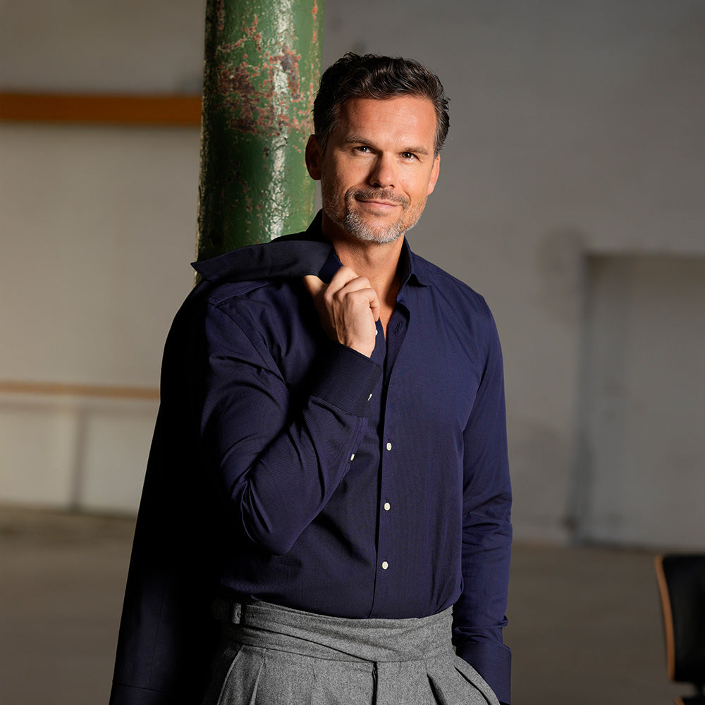 Schwarze & Weisse Hemden