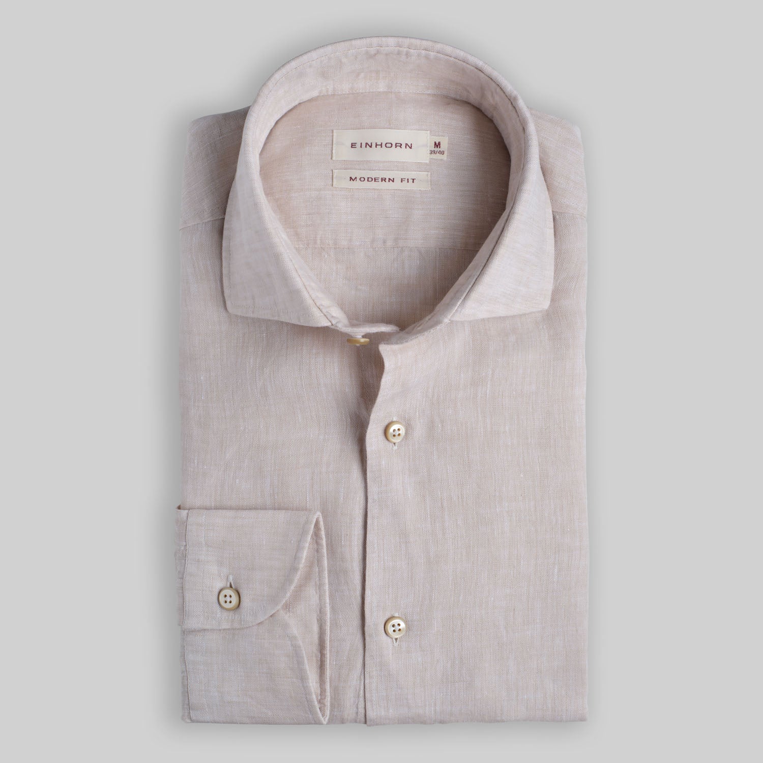 Das Einhorn Hemd Modern Fit Leinen Beige steht für zeitlose Eleganz und entspannte Leichtigkeit.